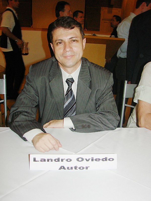Sessão de autógrafos da OAB -Feira do Livro de Porto Alegre-RS - 2009.  (Foto de Margarida Nunes)