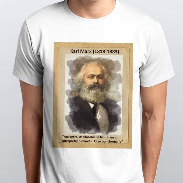Adquira a camiseta de um dos mais importantes pensadores de todos os tempos, que mudou a história da humanidade